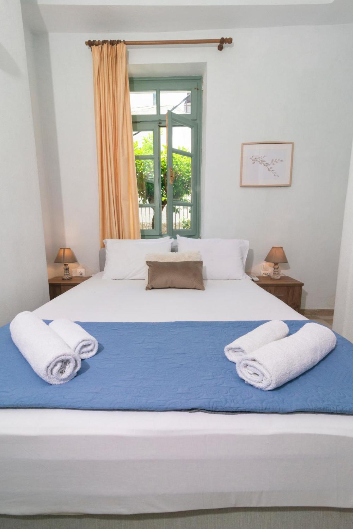 Faros Coastal Apartments Skopelos Town Exterior photo