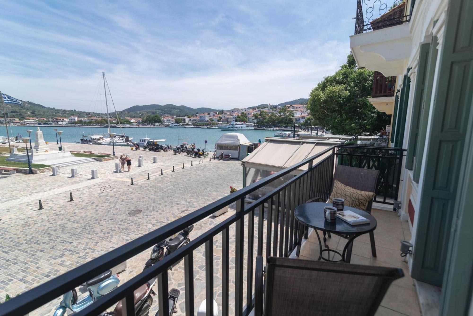 Faros Coastal Apartments Skopelos Town Exterior photo