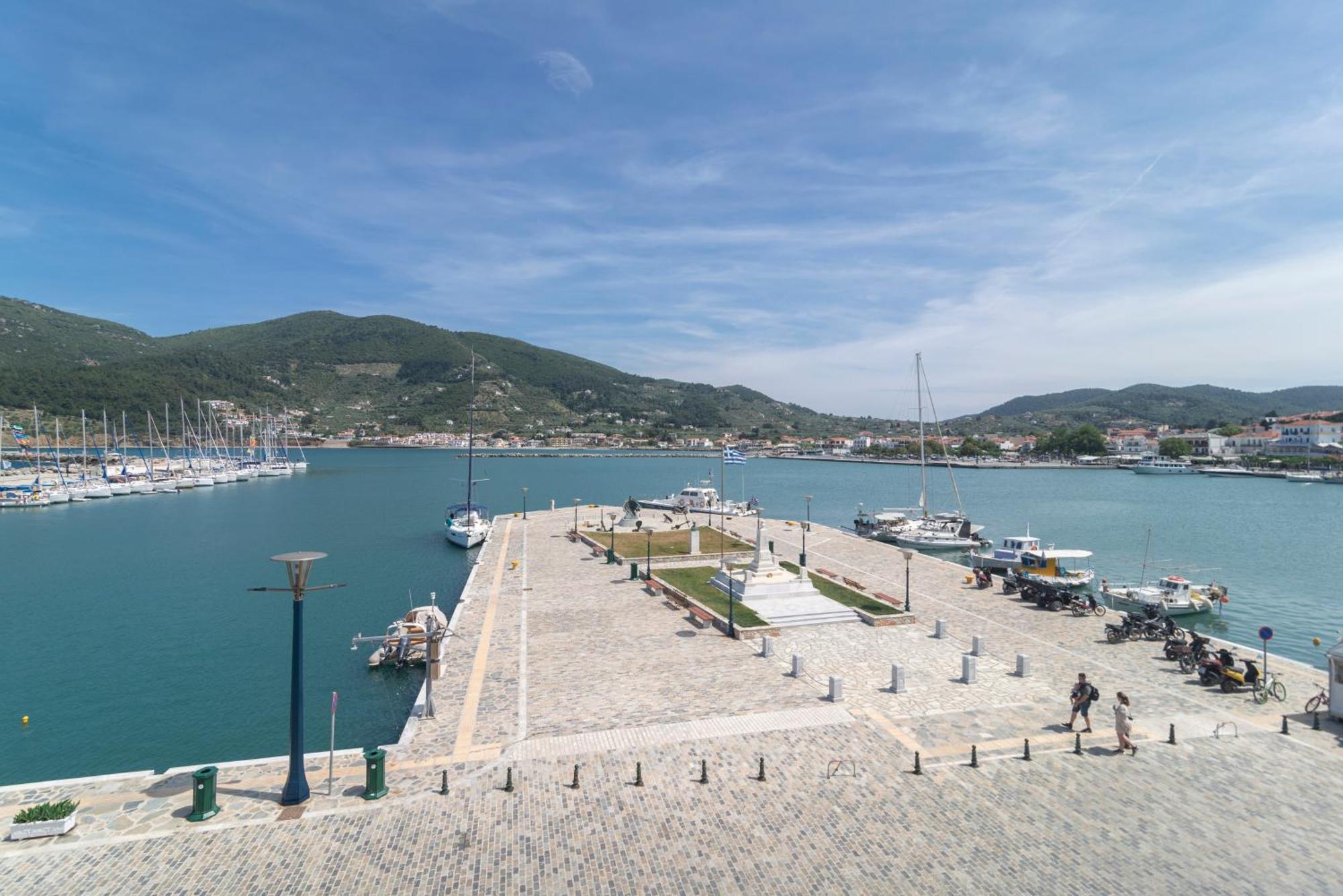 Faros Coastal Apartments Skopelos Town Exterior photo