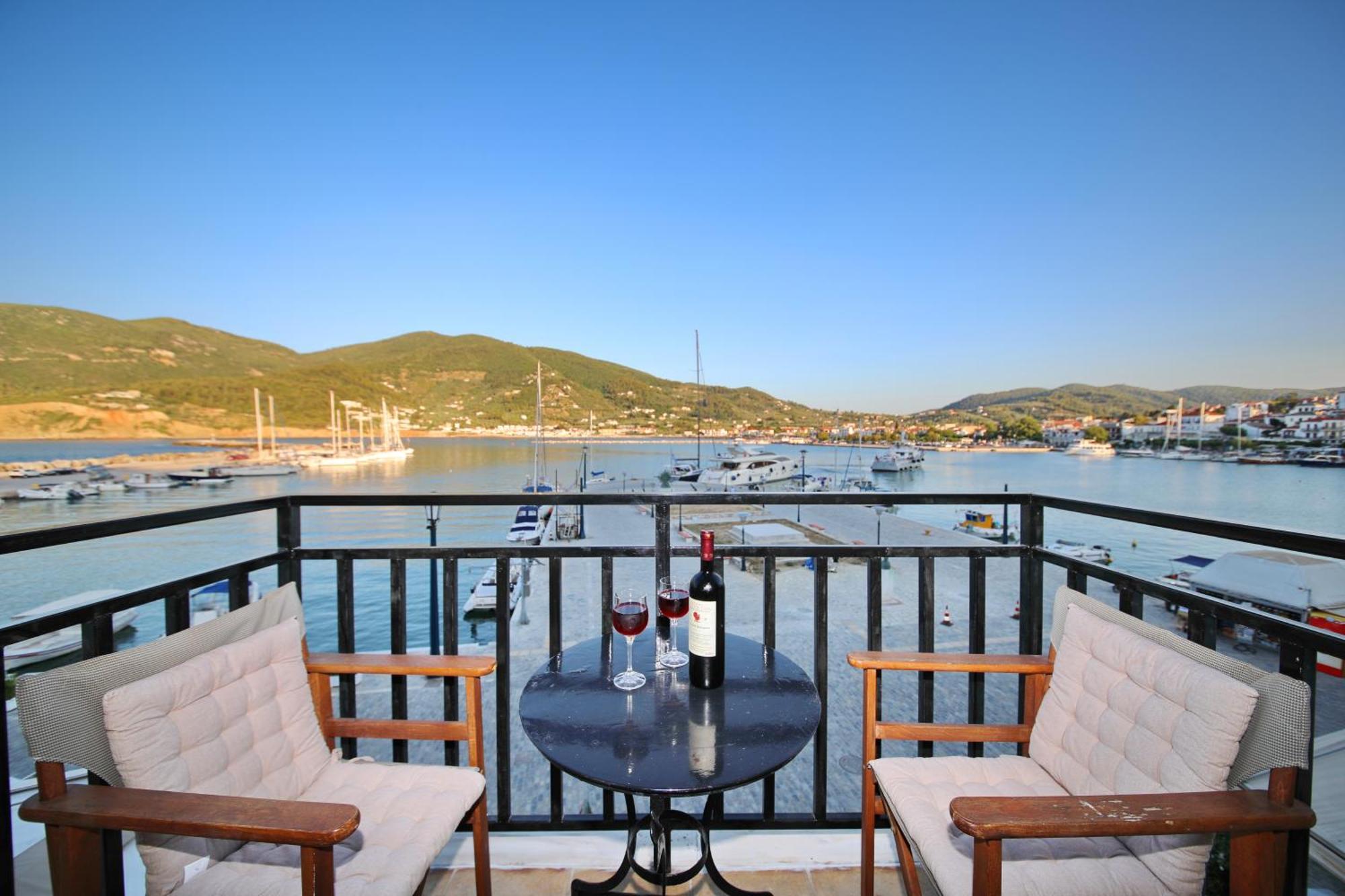 Faros Coastal Apartments Skopelos Town Exterior photo