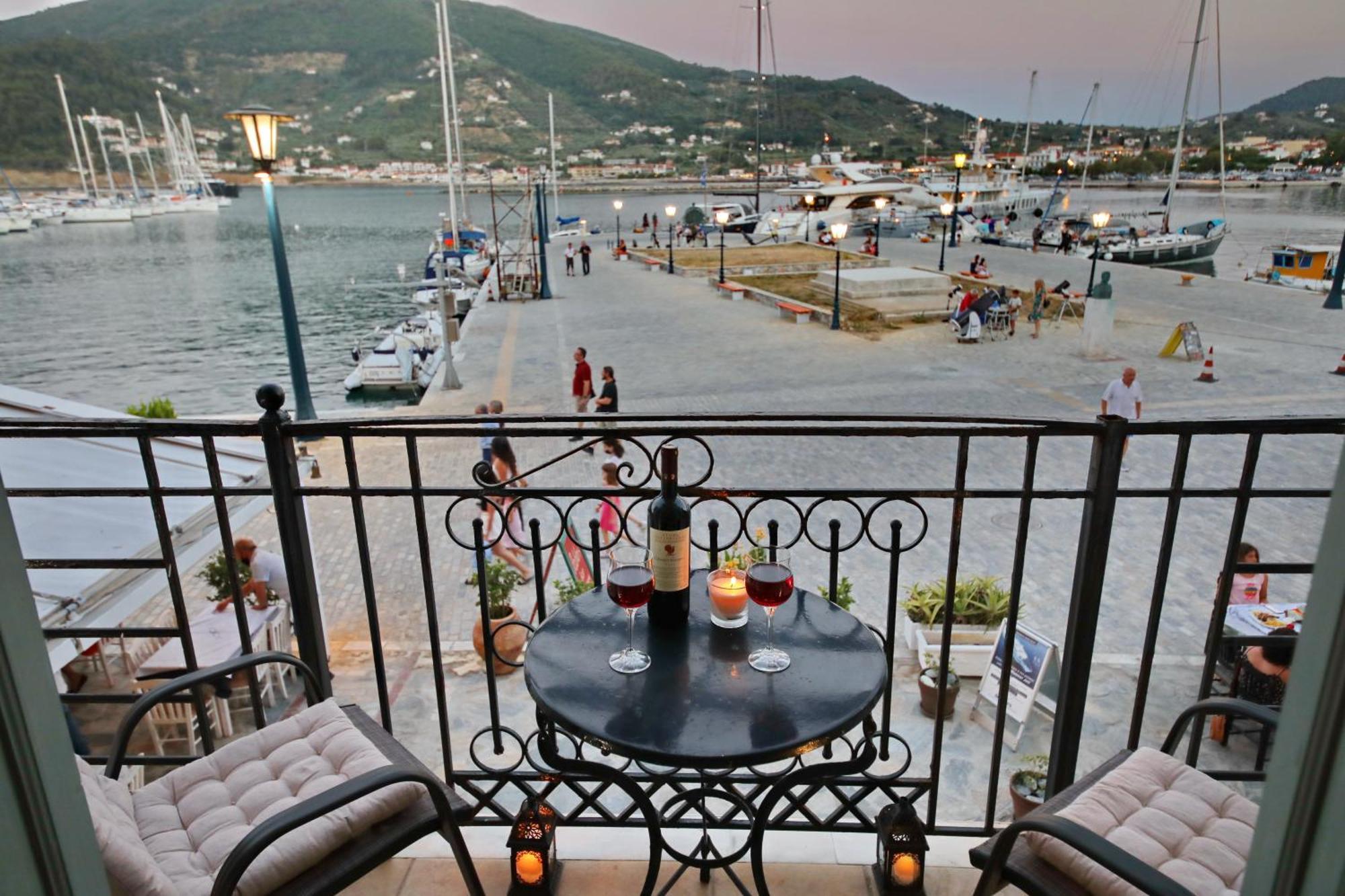 Faros Coastal Apartments Skopelos Town Exterior photo